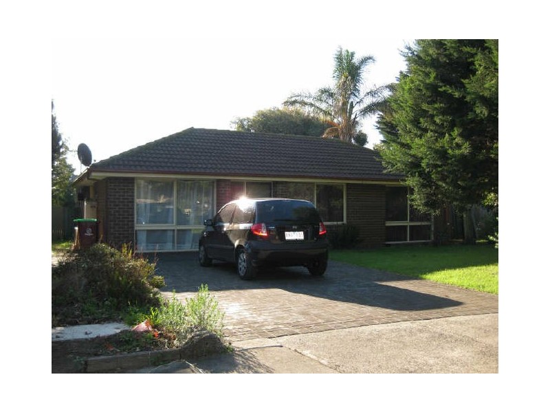 13 Cook Court, Cranbourne VIC 3977