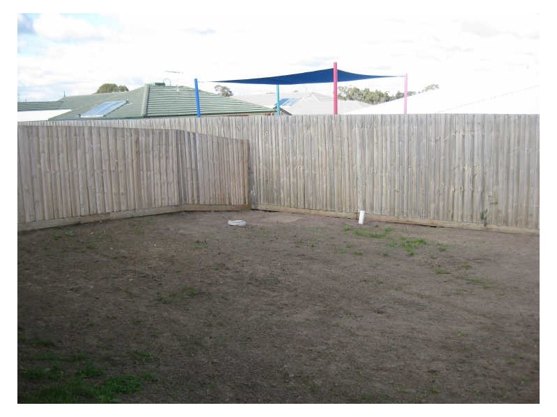 5 Ferndown Drive, Cranbourne VIC 3977