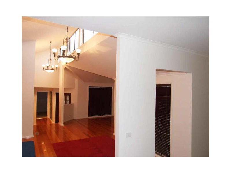 16 Wanderer Court, Berwick VIC 3806