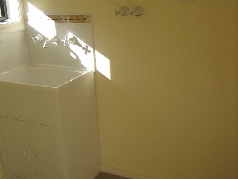 2/16 Daniel Drive,, Langwarrin VIC 3910