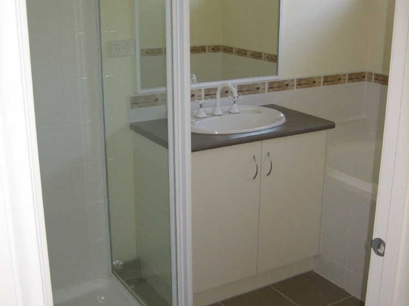 2/16 Daniel Drive,, Langwarrin VIC 3910