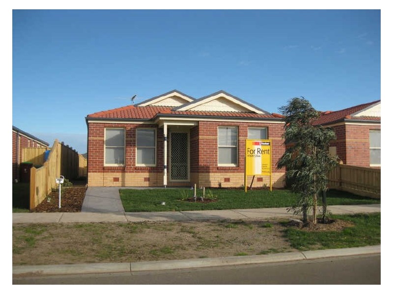 7 McCallum Drive, Cranbourne VIC 3977