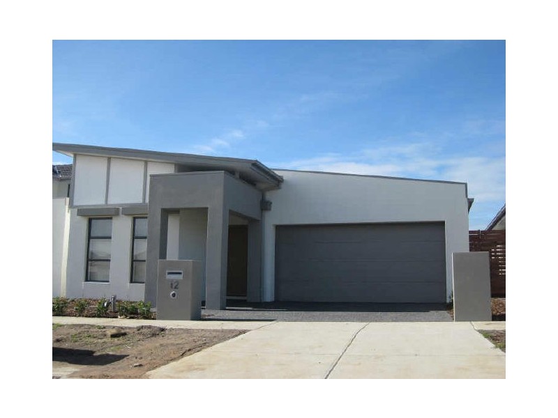 12 Whitehaven Street, Berwick VIC 3806