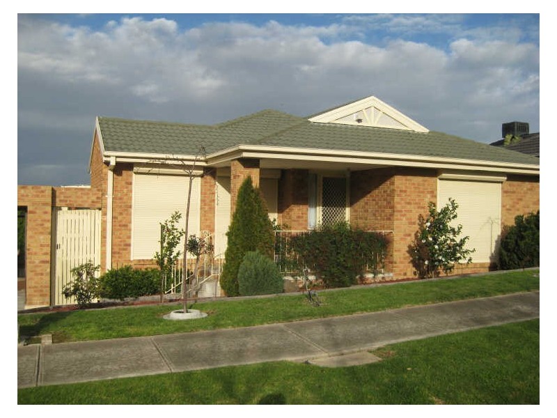 23 Innes Court, Berwick VIC 3806