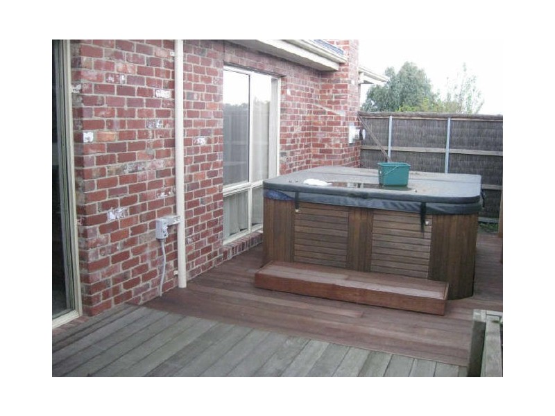 3 Stonehaven Avenue, Cranbourne VIC 3977