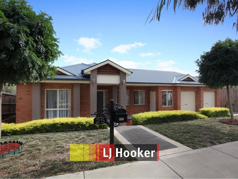25 Riviera Drive, Berwick VIC 3806