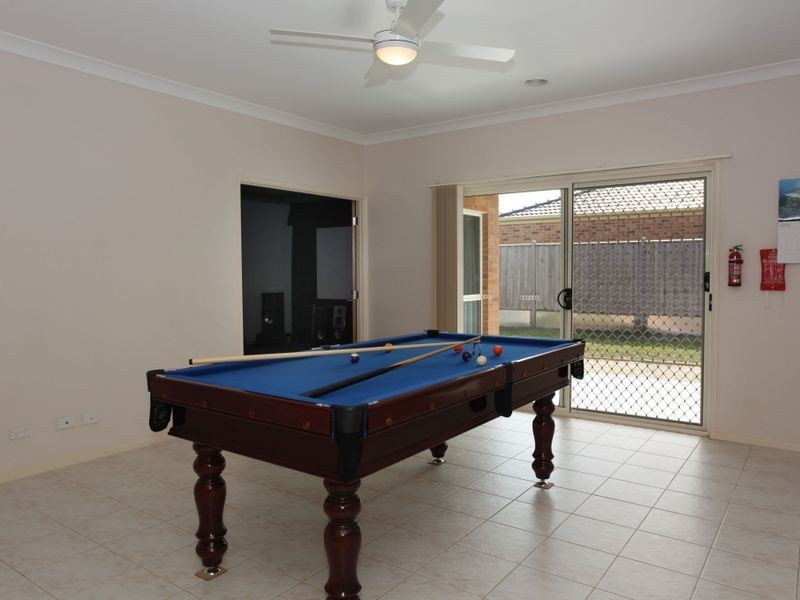 25 Riviera Drive, Berwick VIC 3806