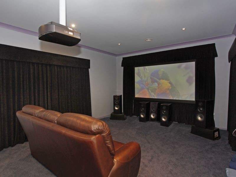 25 Riviera Drive, Berwick VIC 3806