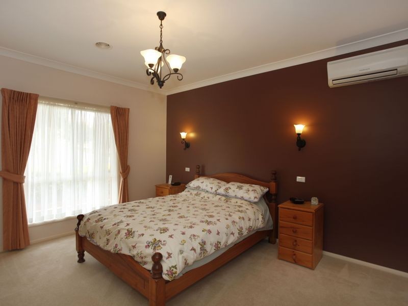 25 Riviera Drive, Berwick VIC 3806