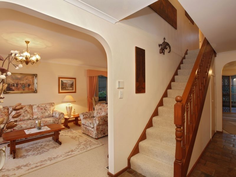 12 Barellan Mews, Berwick VIC 3806