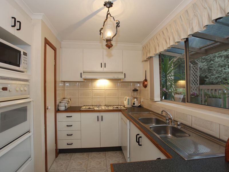 12 Barellan Mews, Berwick VIC 3806