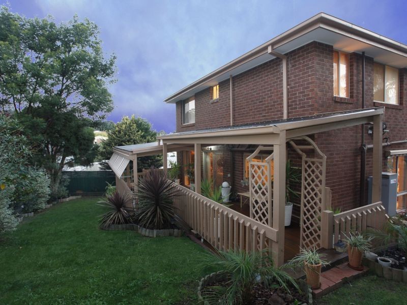 12 Barellan Mews, Berwick VIC 3806