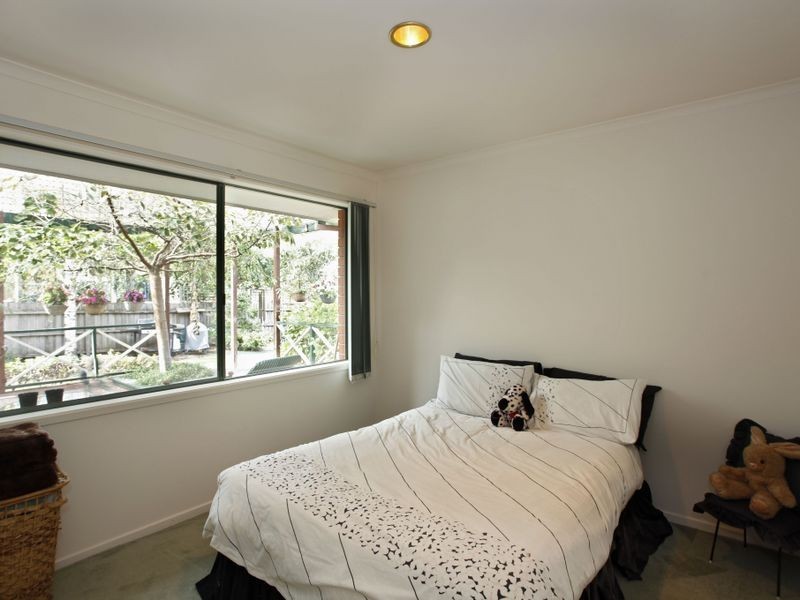 96 Strathaird Drive, Narre Warren South VIC 3805