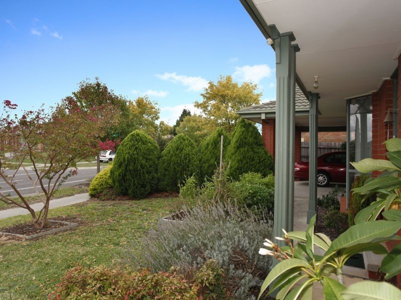 96 Strathaird Drive, Narre Warren South VIC 3805