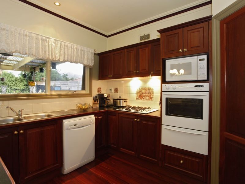 6 Siandra Place, Berwick VIC 3806