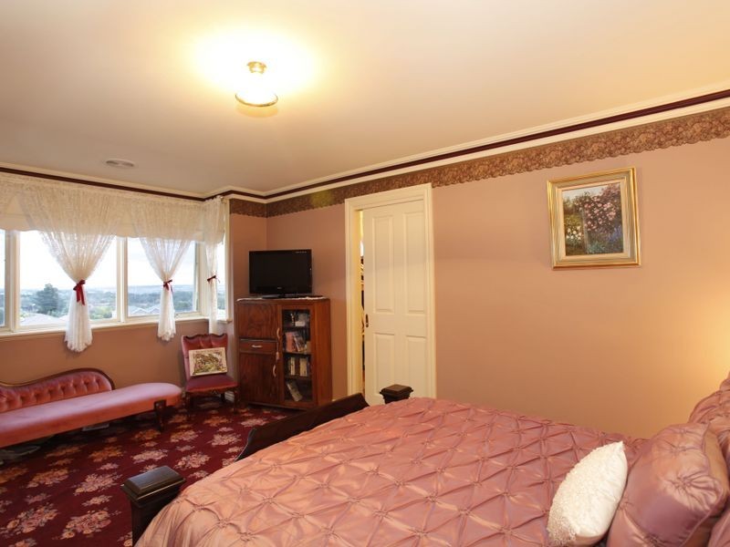 6 Siandra Place, Berwick VIC 3806