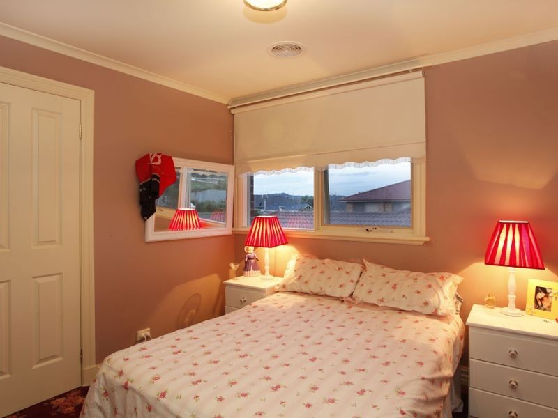 6 Siandra Place, Berwick VIC 3806