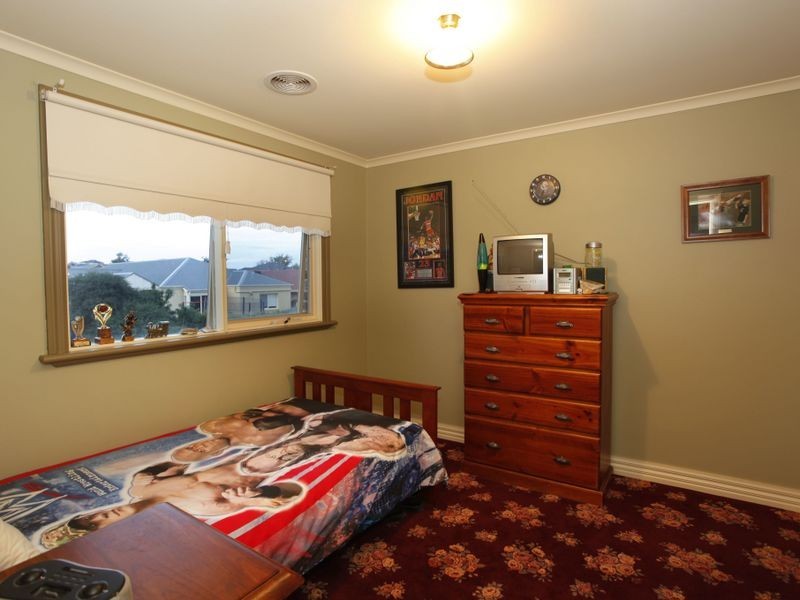 6 Siandra Place, Berwick VIC 3806