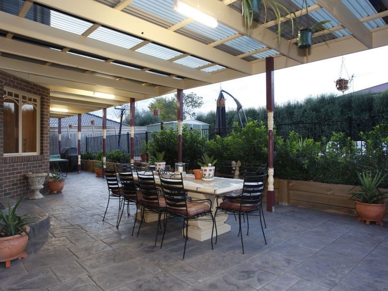 6 Siandra Place, Berwick VIC 3806