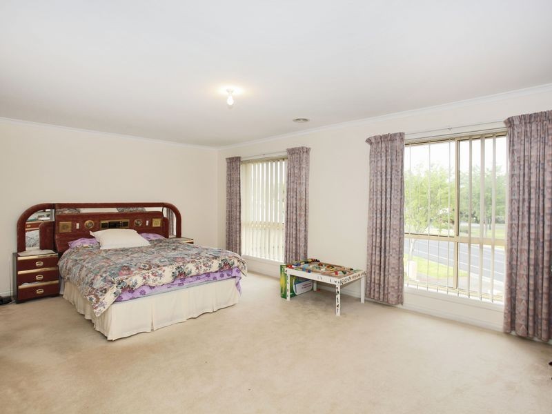 55 Chirnside Road, Berwick VIC 3806