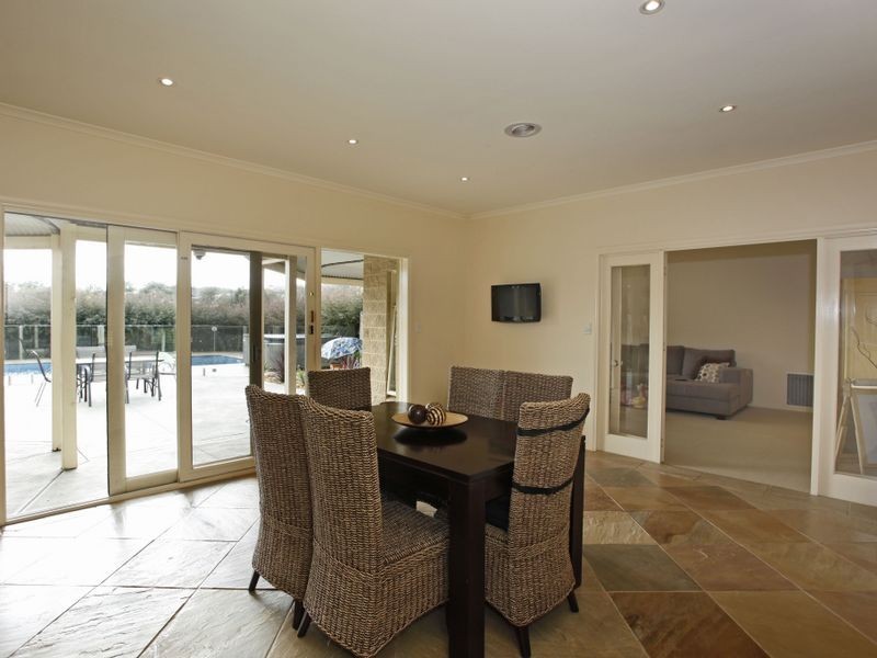 10 Springbank Rise, Narre Warren North VIC 3804