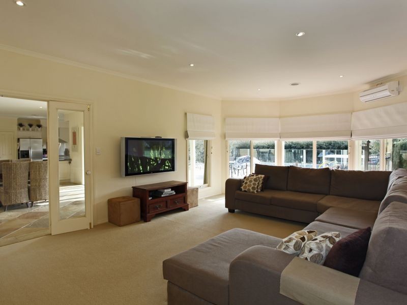 10 Springbank Rise, Narre Warren North VIC 3804