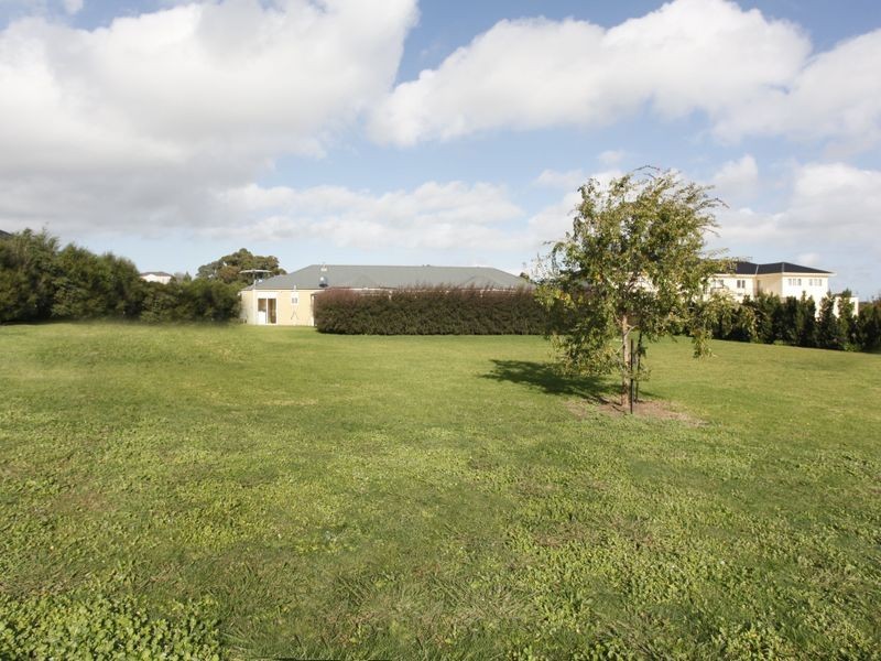 10 Springbank Rise, Narre Warren North VIC 3804