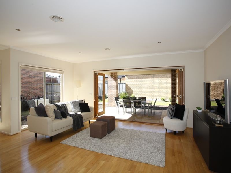 106 Bridgewater Boulevard, Berwick VIC 3806