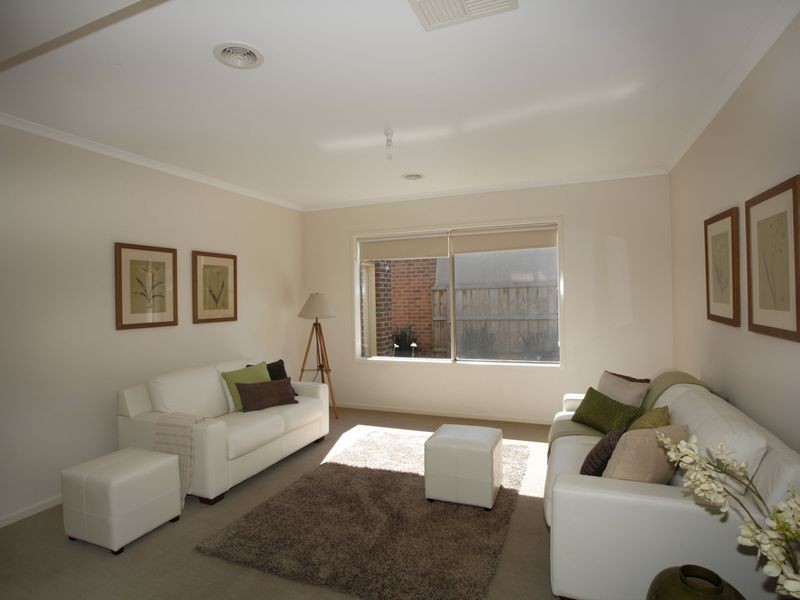 106 Bridgewater Boulevard, Berwick VIC 3806