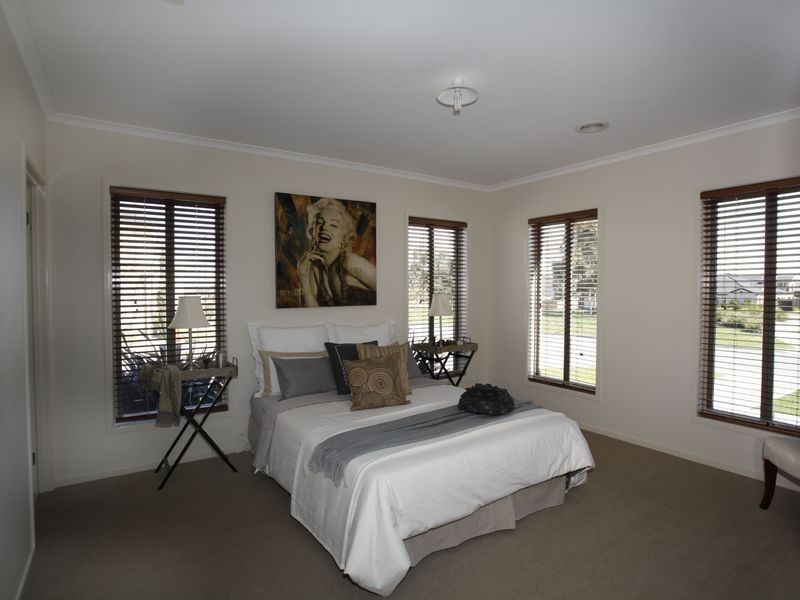106 Bridgewater Boulevard, Berwick VIC 3806