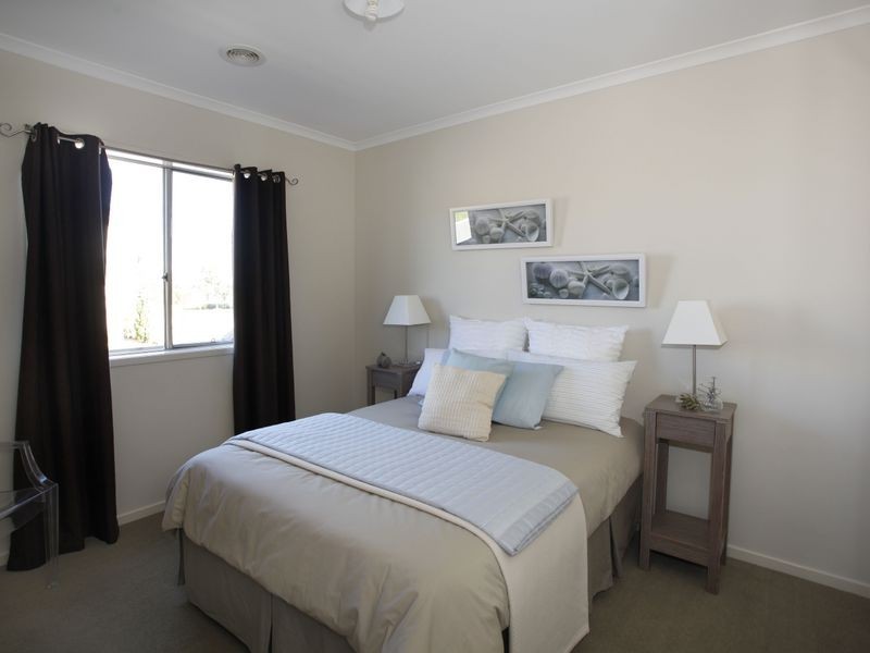 106 Bridgewater Boulevard, Berwick VIC 3806