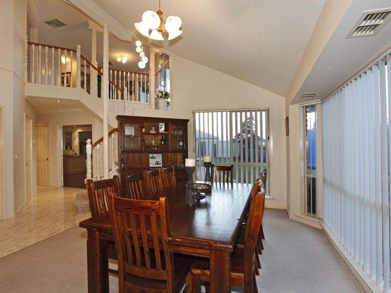 11 Minton Walk, Narre Warren South VIC 3805