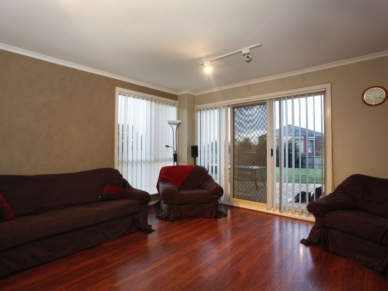 11 Minton Walk, Narre Warren South VIC 3805