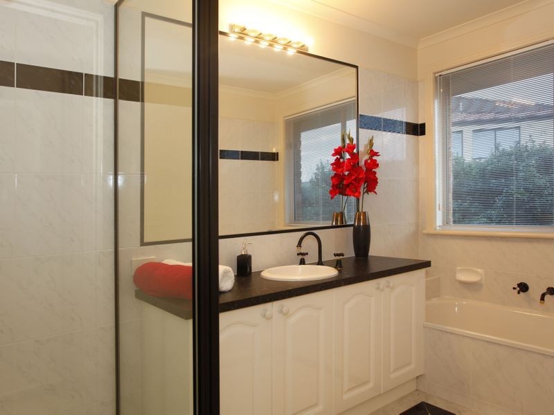 11 Minton Walk, Narre Warren South VIC 3805