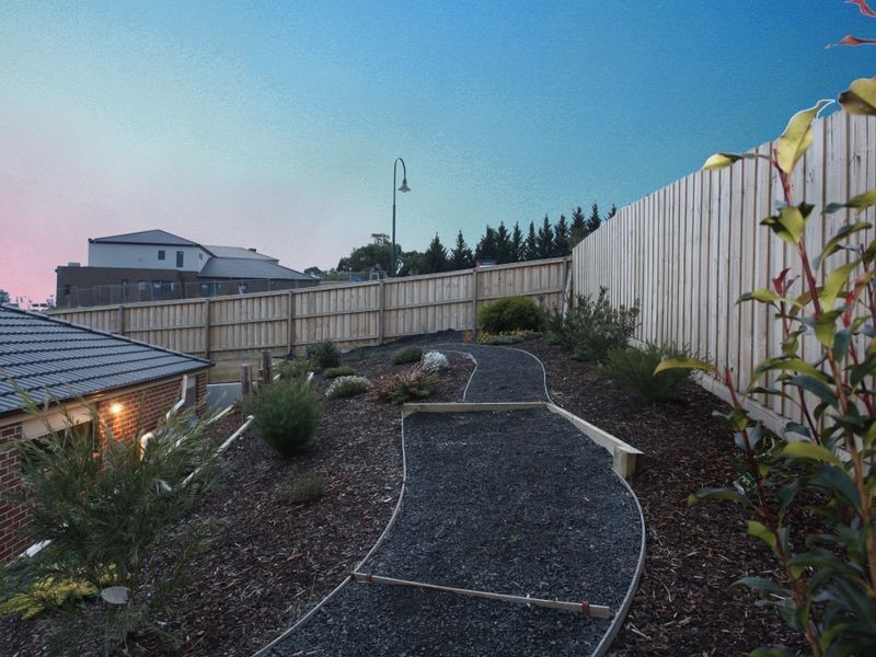 20 Whistler Drive, Berwick VIC 3806