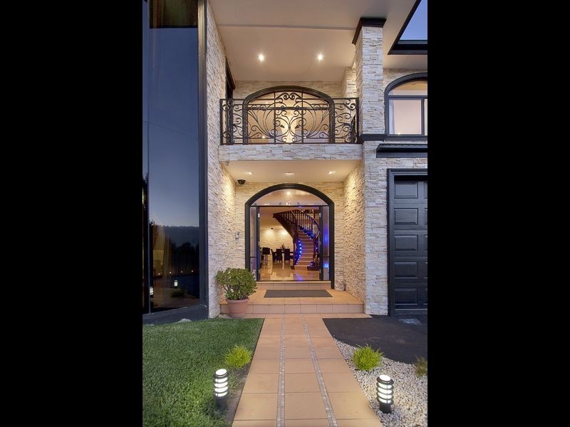 57 Glenview Rise, Berwick VIC 3806