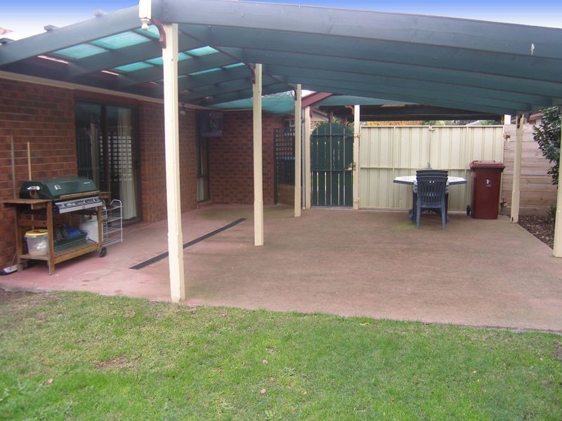 2 Festival Terrace, Berwick VIC 3806
