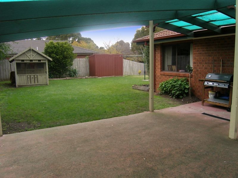 2 Festival Terrace, Berwick VIC 3806