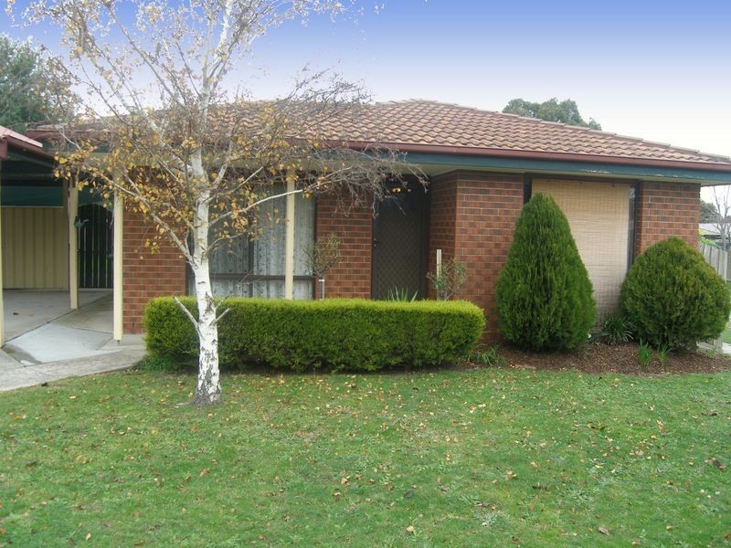 2 Festival Terrace, Berwick VIC 3806