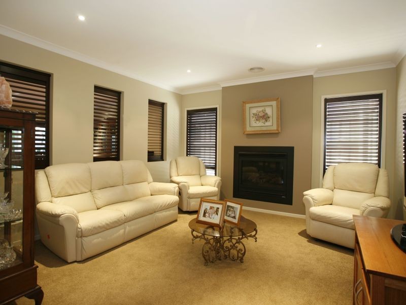 24 Chase Boulevard, Berwick VIC 3806
