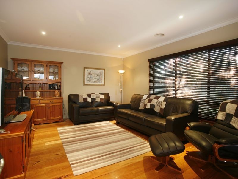 24 Chase Boulevard, Berwick VIC 3806