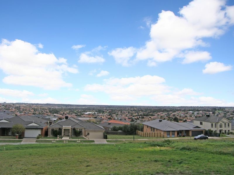 57 Montbrae Circuit, Narre Warren VIC 3805