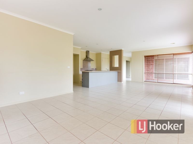 79 Earlsfield Drive, Berwick VIC 3806
