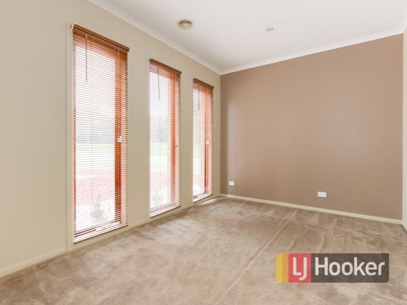 79 Earlsfield Drive, Berwick VIC 3806
