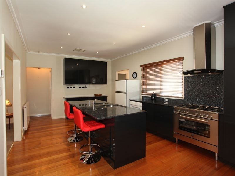 35 Lyall Road, Berwick VIC 3806