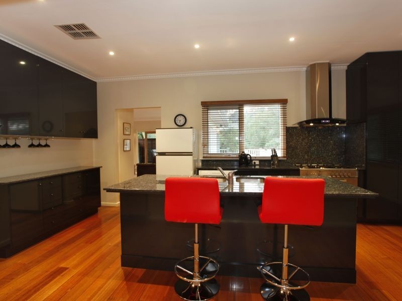 35 Lyall Road, Berwick VIC 3806