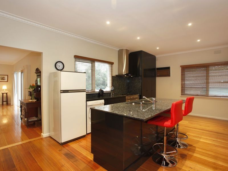 35 Lyall Road, Berwick VIC 3806