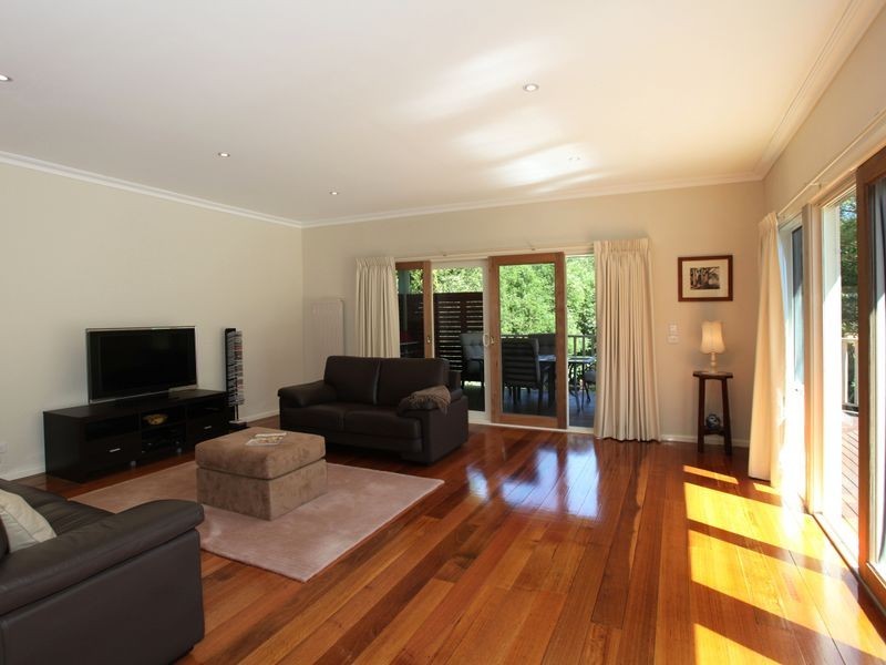 35 Lyall Road, Berwick VIC 3806
