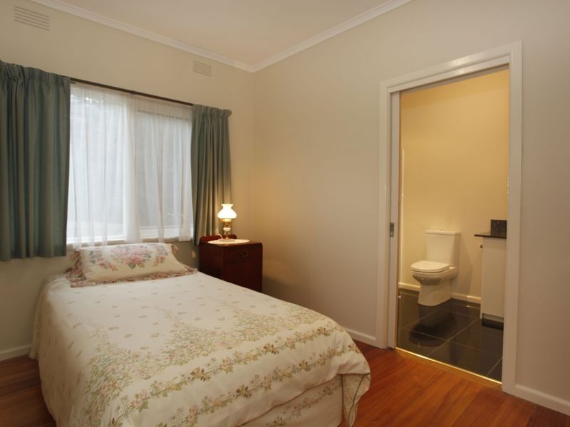 35 Lyall Road, Berwick VIC 3806