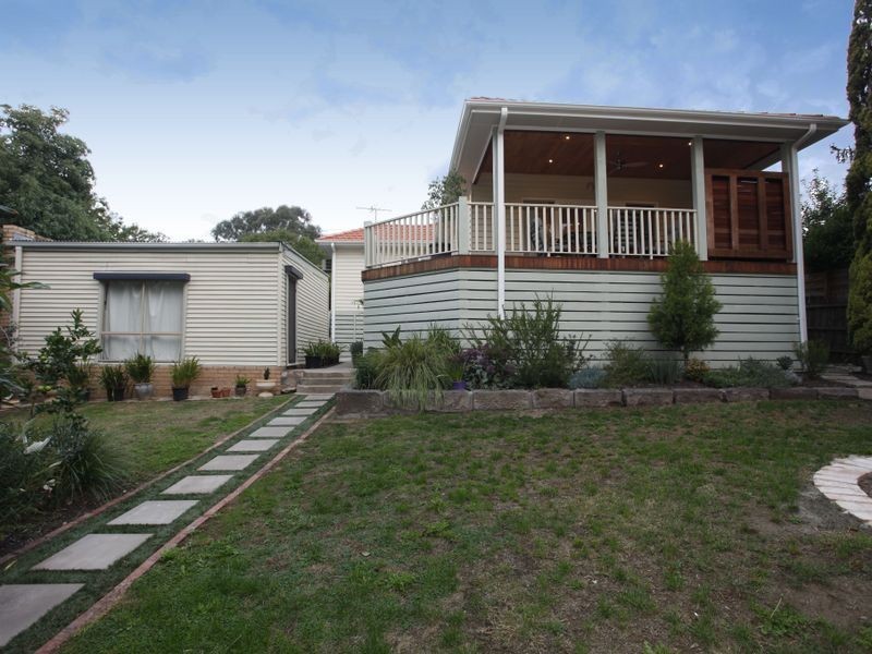 35 Lyall Road, Berwick VIC 3806